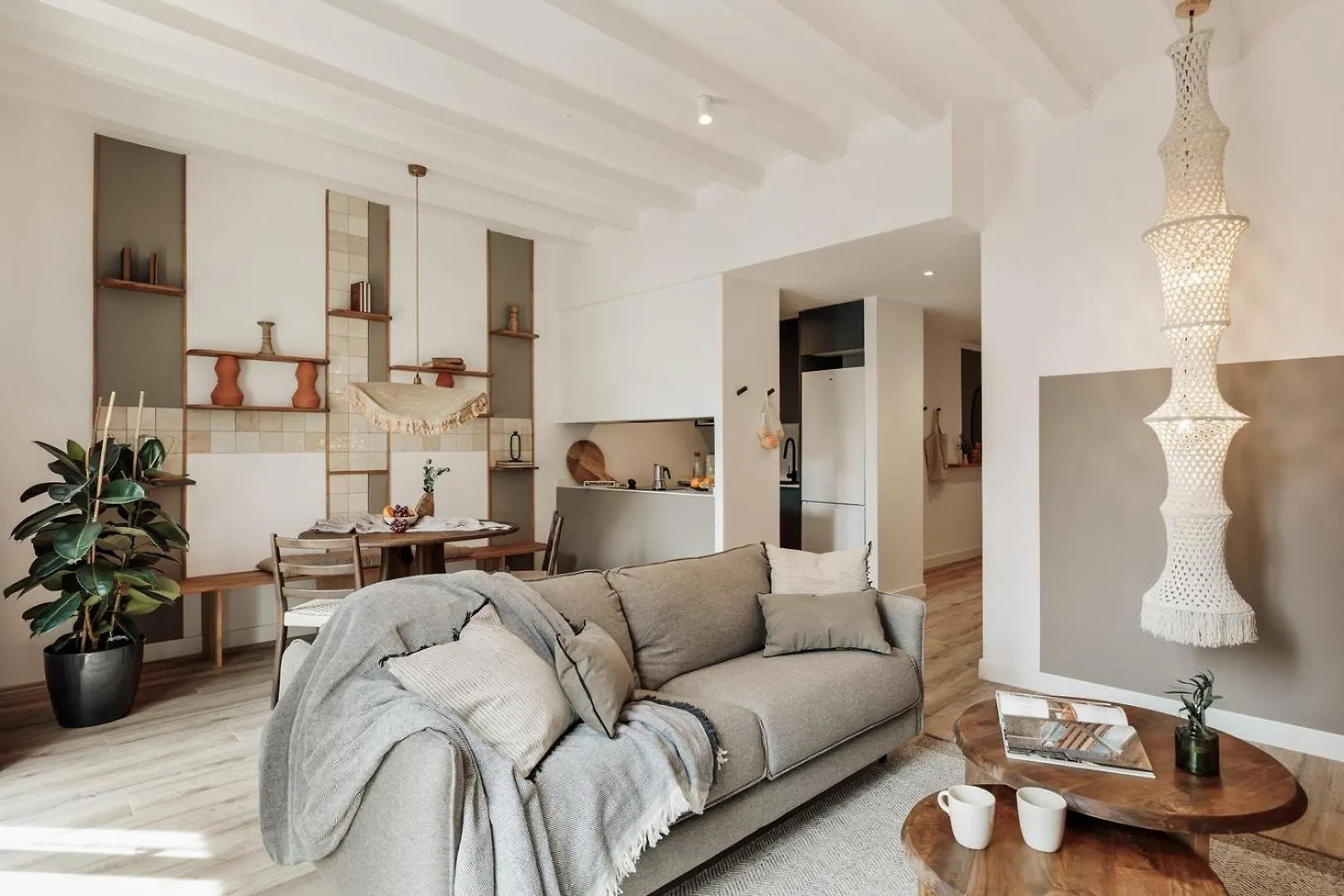 Orosi - 2 Bedrooms And Balcony In Poble Sec 巴塞罗那 0*,  西班牙