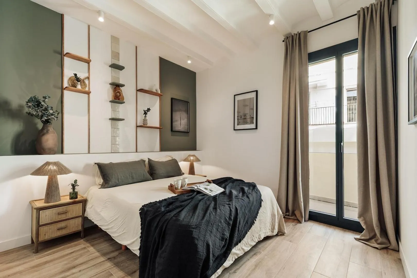 Orosi - 2 Bedrooms And Balcony In Poble Sec Barcelona Apartment